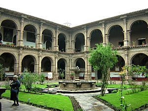 Claustro templo la merced cusco