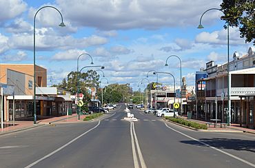 Cobar Main Street 001.JPG