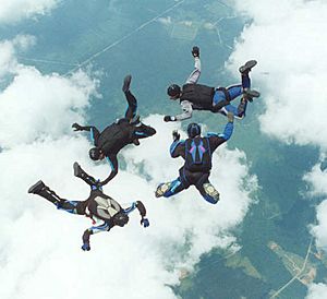 Skydiving 4 way