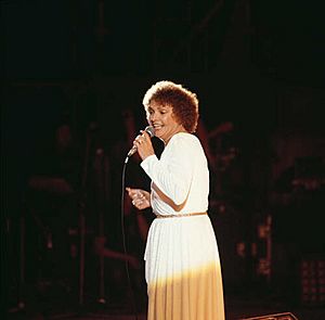 Billie Jo Spears--1975.jpg