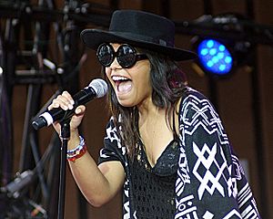 Fefe Dobson.jpg