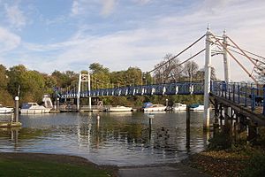 The bridge at Teddington Lock - geograph.org.uk - 1021556.jpg