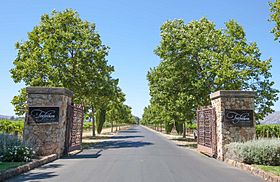 Trefethen Vineyards entrance (28068954265)