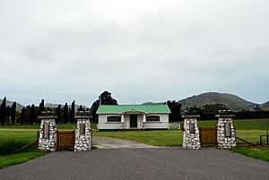 Ward War Memorial 003.JPG