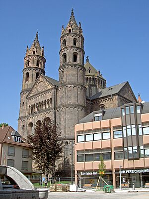 Worms Dom Ostfassade Vierung2005-05-27a