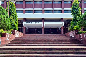 Chittagong University Library (04)