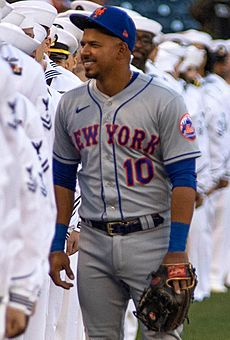 Eduardo Escobar (7192584) (cropped)