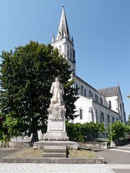 Eglise de Saint palais.jpg