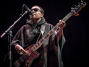 MeShell NdegeòCello (222747)