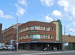 County Clare Inn, Chippendale