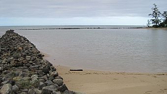 Oahu-Huiluafishpond-wallcorner.JPG