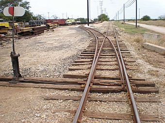 OahuRailway&LandCo-switchtrack-signal.JPG