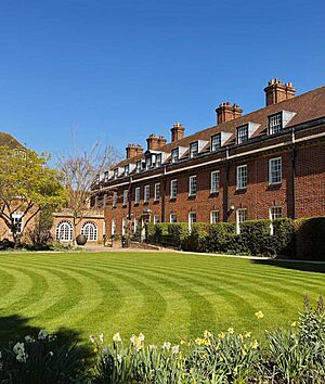 St Hugh's College Oxford Gardens