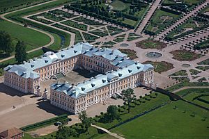 Rundale palace, still the most beautiful in the world. Latvia (10759228303)