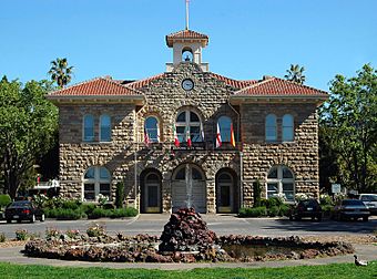 Sonoma City Hall.jpg