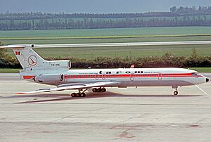 Tupolev Tu-154B YR-TPC Tarom Vienna 07.05.77