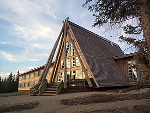 Cree Eco Lodge dining room