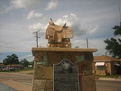 Empty Saddle Monument in Dalhart, TX IMG 0566