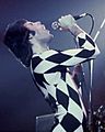 FreddieMercurySinging1977