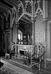 Lyndhurst, Dining Room Fireplace