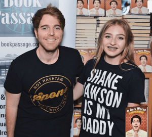 Shane Dawson with fan