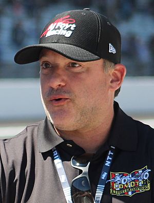 Tony stewart (51221641988) (cropped).jpg