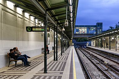 U-Bahn, Linie U4, Schönbrunn (47951150056)