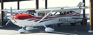 Cessna T182T At Centennial