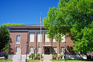 Decatur County Courthouse in Decaturville