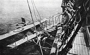 Hydravion FBA typ C de lutte contre les sous-marins en mer en 1918