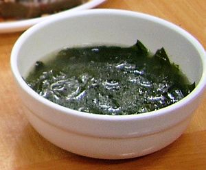 Korea.food-Miyeok.guk-01