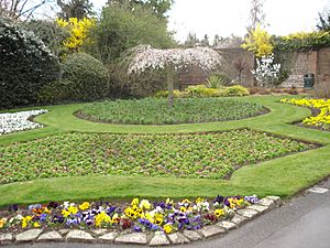 Lion fountain gate, Barham Park, Sudbury Town