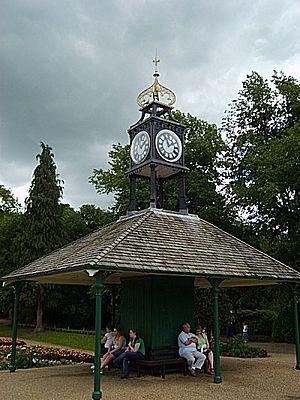 Matlock Tramway - Crown Square tram stop 06-08-06