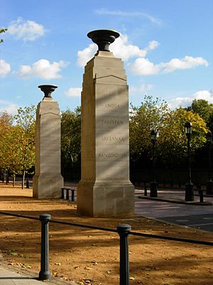 Memorial Gates, Constitution Hill - geograph.org.uk - 1010664