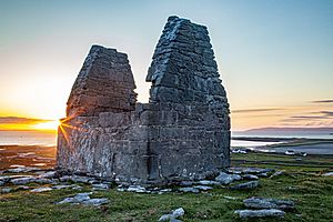 Teampall Bheanáin Sunrise