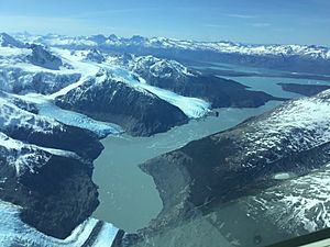 Lago y Glaciar Onelli