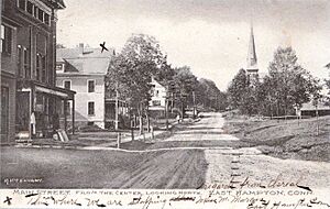 PostcardEastHamptonCTMainStLookingNorth1907