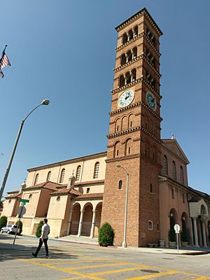 Saint Andrew's Church, Pasadena.jpg