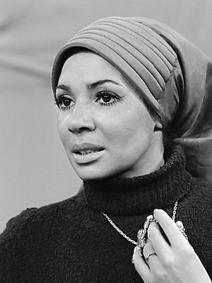 Shirley Bassey (1971).jpg