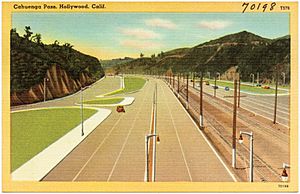 Cahuenga Pass, Hollywood, Calif (70198)