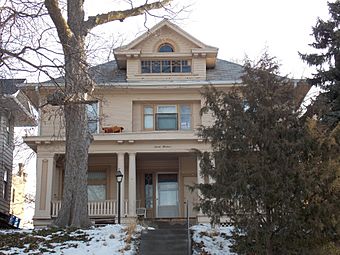 Fred Finch House.jpg