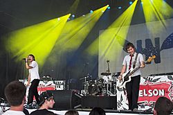 HawkNelson-WonderJam09.jpg