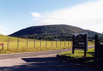 Morrone from Braemar Castle.jpg