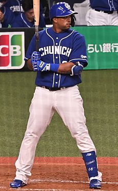 Dayán Viciedo Chunichi Dragons 20220527.jpg