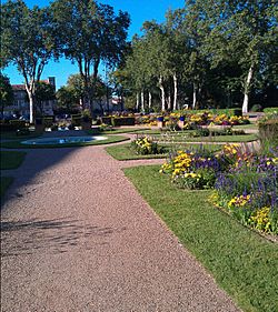 Jardin-Eveche-St-Alain-Lavaur-02