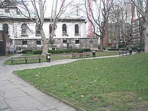 St Giles Churchyard - geograph.org.uk - 1104833