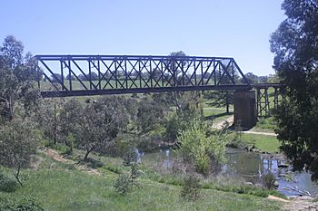 Yass River rail bridge 2.jpg