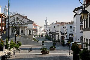 05 Ciudad Cayala Front View