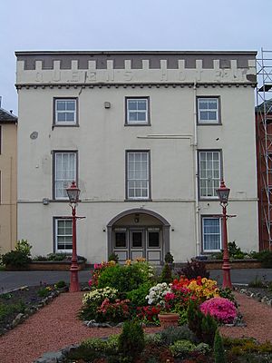 Baths Inn (later the Queen's Hotel; today Queen's Court)