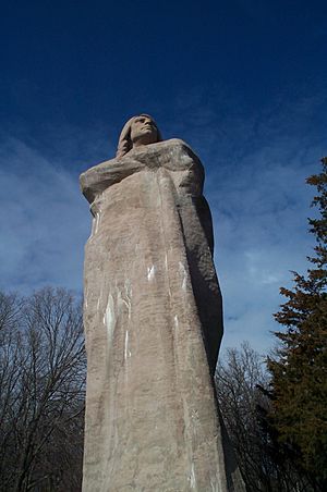 BlackHawkStatue 003